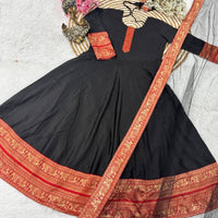 Robe Collection "Parvati" - Noir