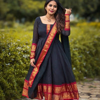 Robe Collection "Parvati" - Noir