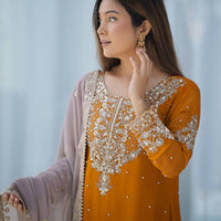 Punjabi Collection "Poujvali" - Jaune