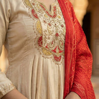 Anarkali Collection "Nythia" - Beige crème