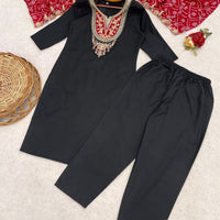 Punjabi "Neeta" - Noir