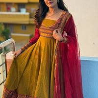 Anarkali Collection "Orneela" - Ocre doré satiné