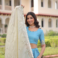 Lehenga collection "Ishkaa" - Bleu