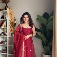 Punjabi "Ranee" - Rouge bordeaux