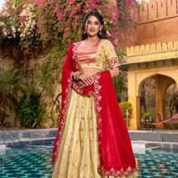 Lehenga collection "Vedaa" - Doré champagne