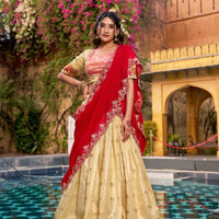 Lehenga collection "Vedaa" - Doré champagne