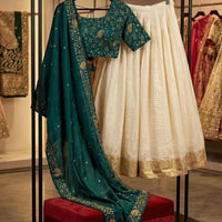 Lehenga collection "Kanakvalli" - Vert