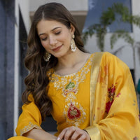 Punjabi "Neela" - Jaune