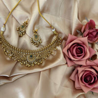 Parure ras de cou