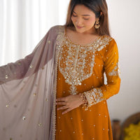 Punjabi Collection "Poujvali" - Jaune