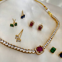 Parure ras de cou interchangeable