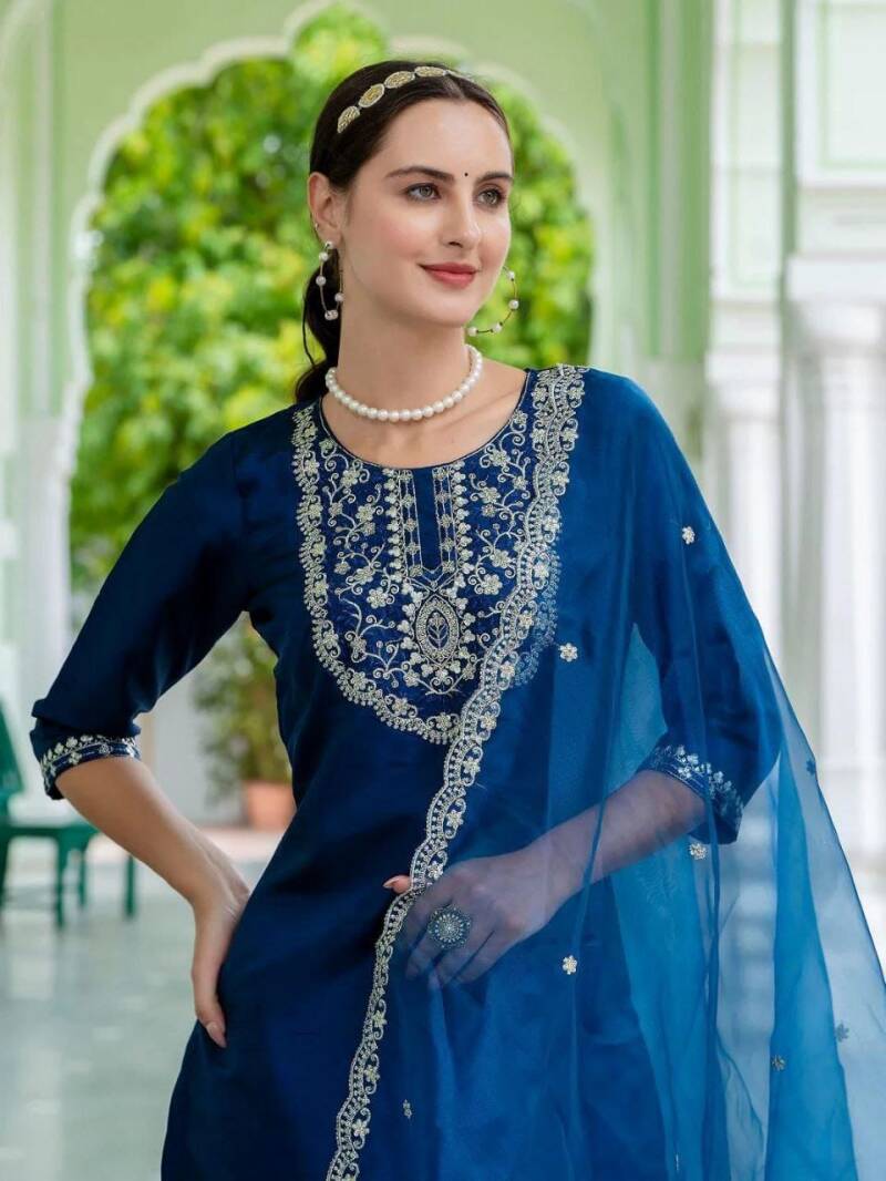 Punjabi Collection "Navishma" - Bleu