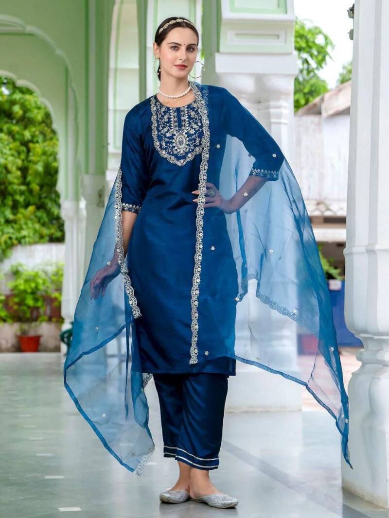 Punjabi Collection "Navishma" - Bleu