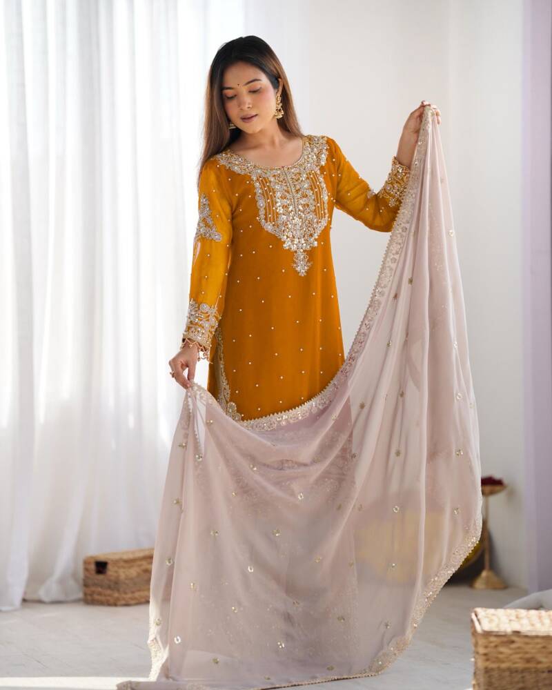 Punjabi Collection "Poujvali" - Jaune