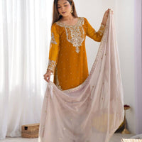 Punjabi Collection "Poujvali" - Jaune