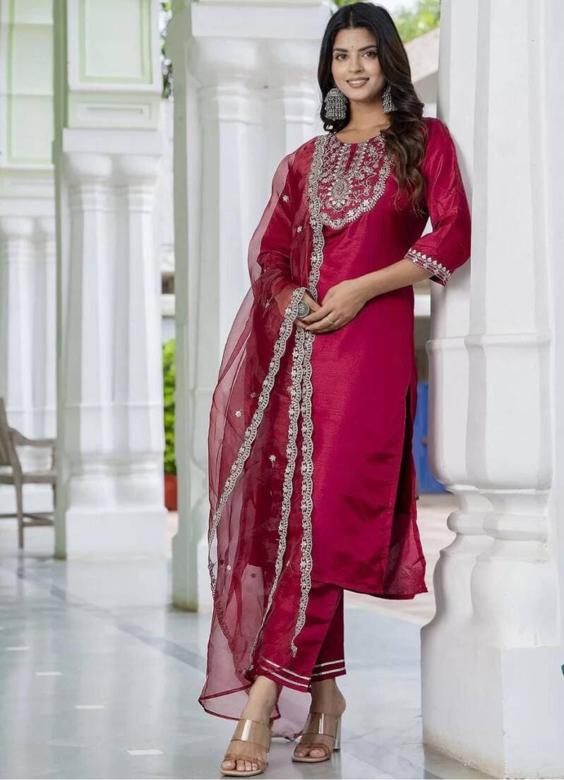 Punjabi Collection "Navishma" - Rouge