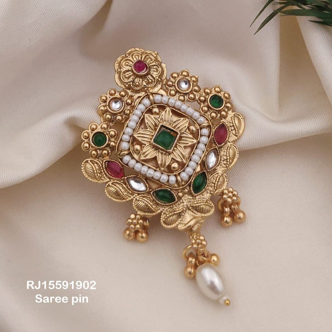 Broche RJ1902