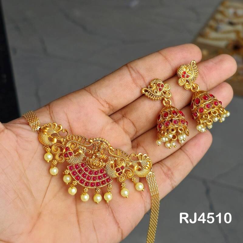 Parure ras de cou