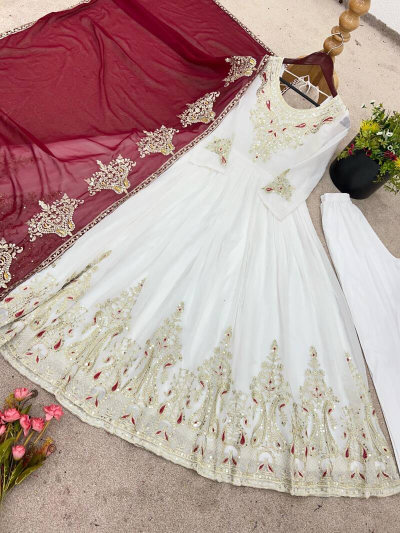 Robe "Ishika" - Blanc