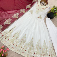 Robe "Ishika" - Blanc