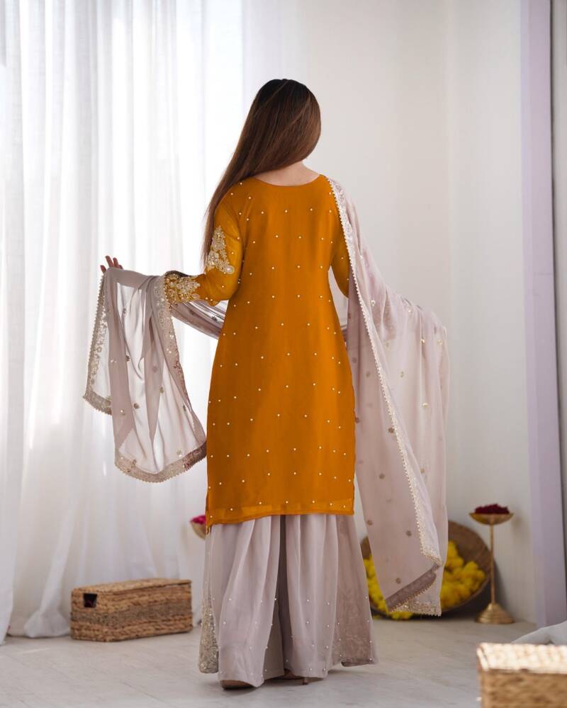 Punjabi Collection "Poujvali" - Jaune