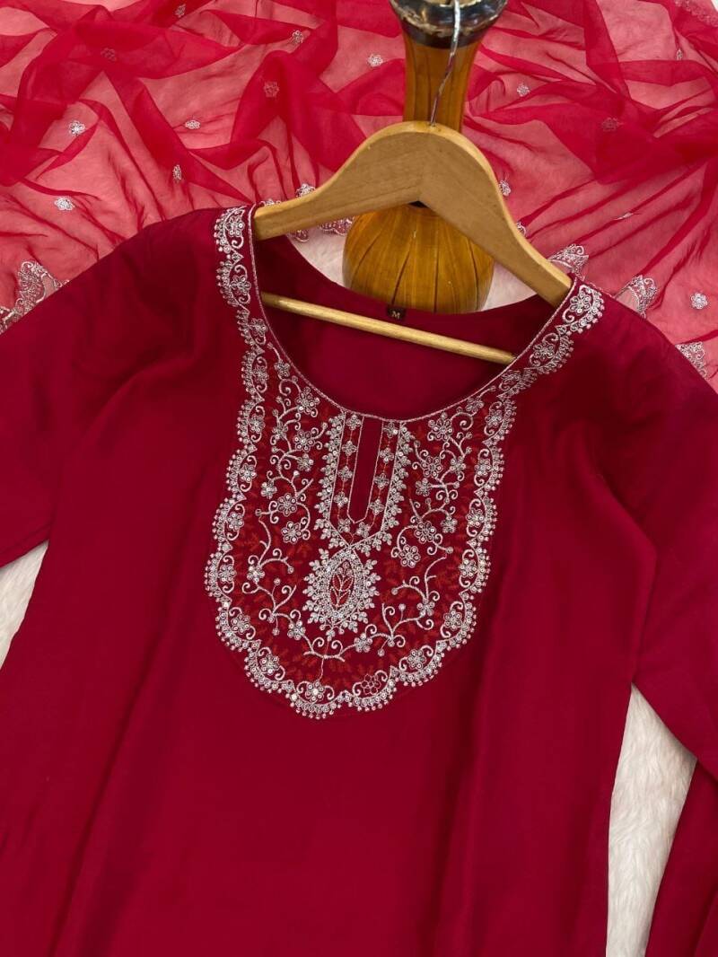 Punjabi Collection "Navishma" - Rouge