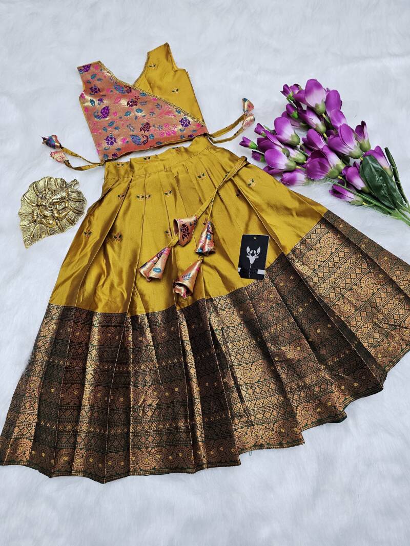 Lehenga Fille collection "Nirandjani" Bronze