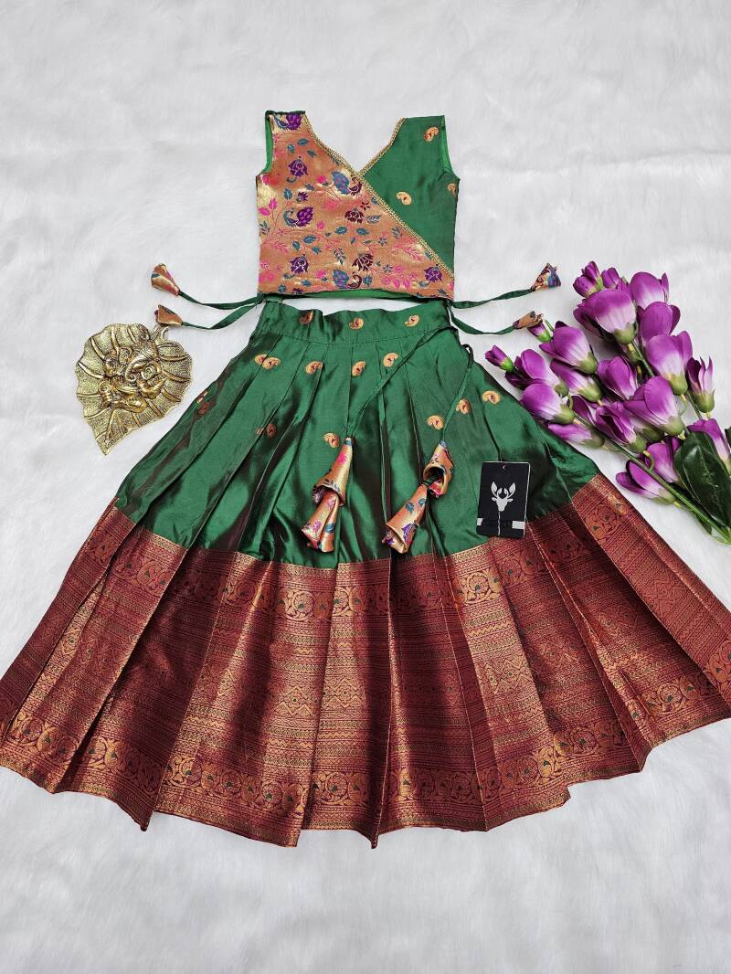 Lehenga Fille collection "Nirandjani" Vert