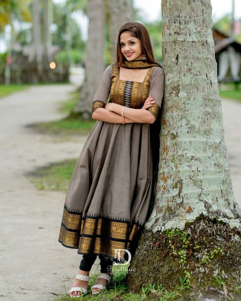 Robe Collection "Suhani"