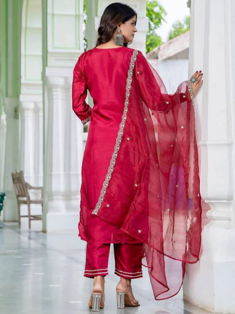 Punjabi Collection "Navishma" - Rouge