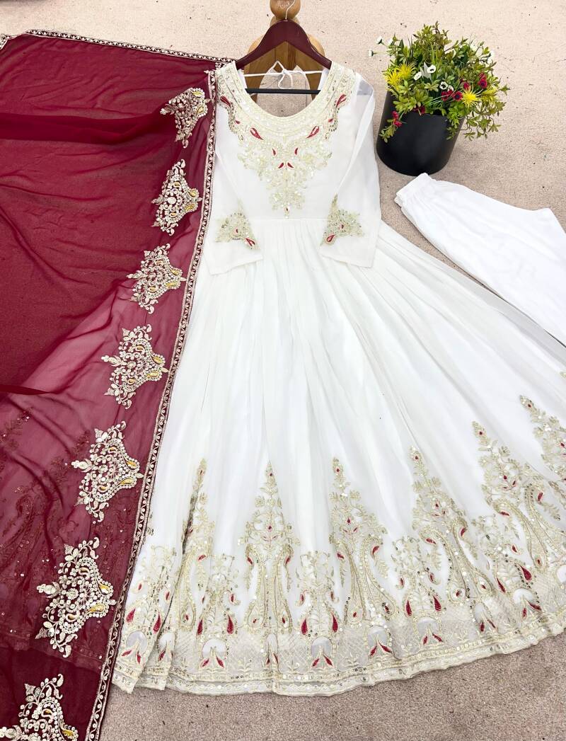 Robe "Ishika" - Blanc
