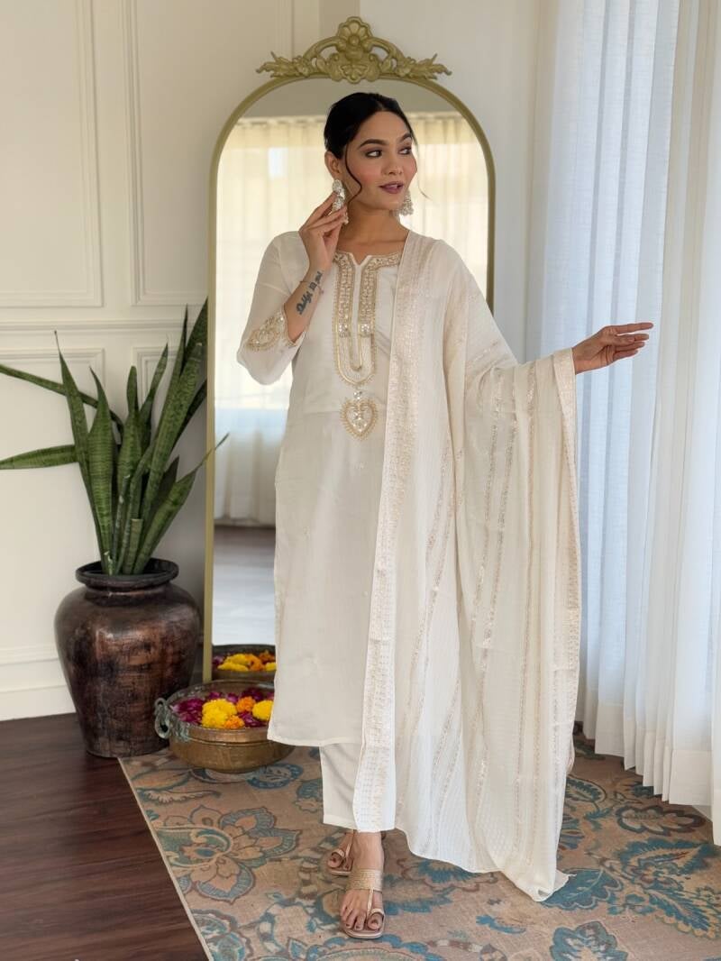 Punjabi Collection "Deepika" - Blanc