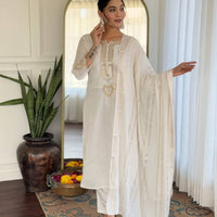 Punjabi Collection "Deepika" - Blanc