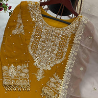 Punjabi Collection "Poujvali" - Jaune