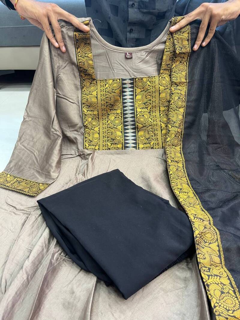 Robe Collection "Suhani"