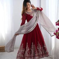 Robe "Ishika" - Bordeaux