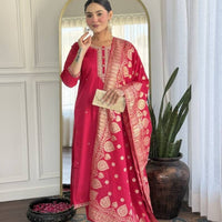 Punjabi Collection "Seera" - Rouge