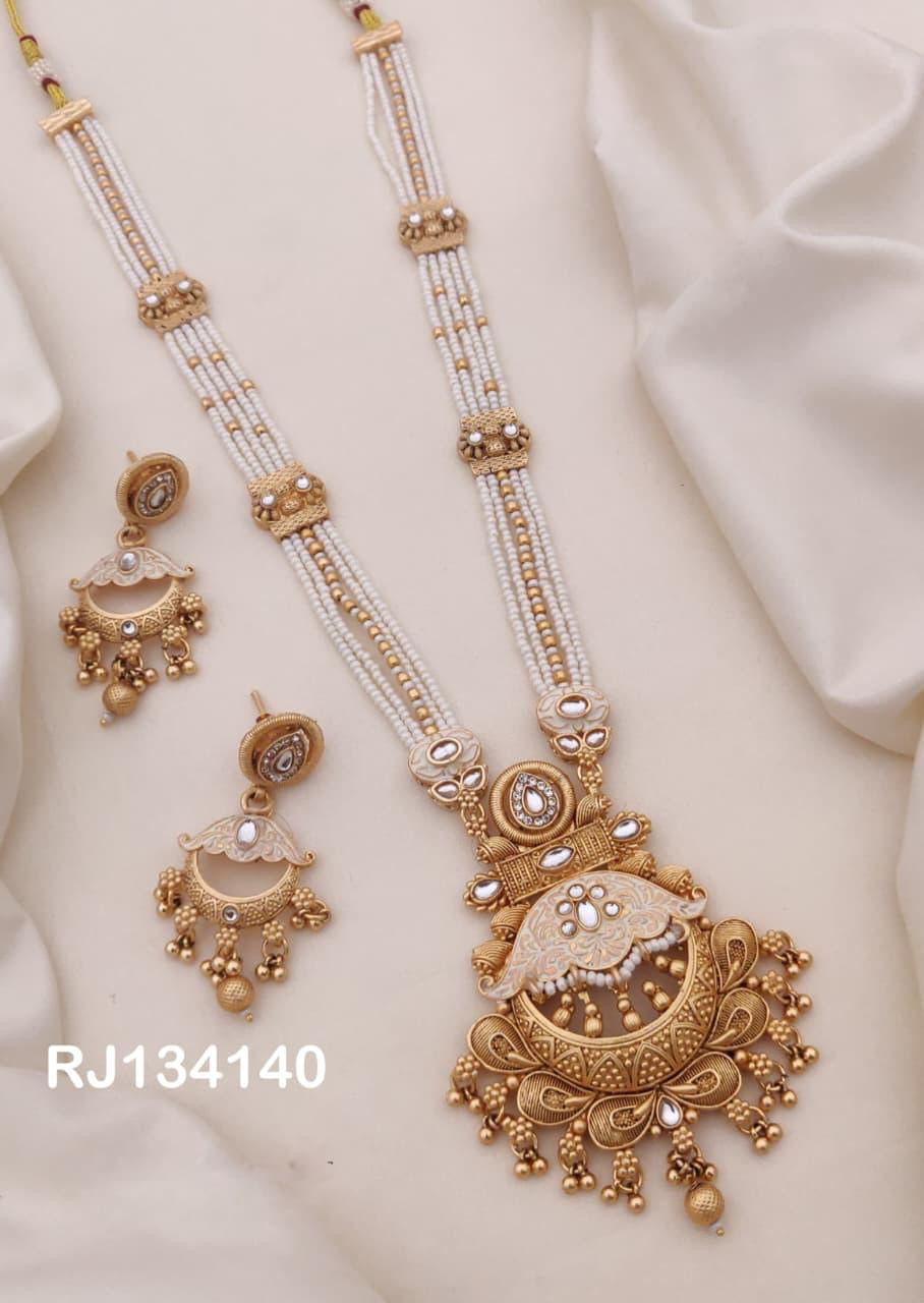 Parure longue N°13140 B