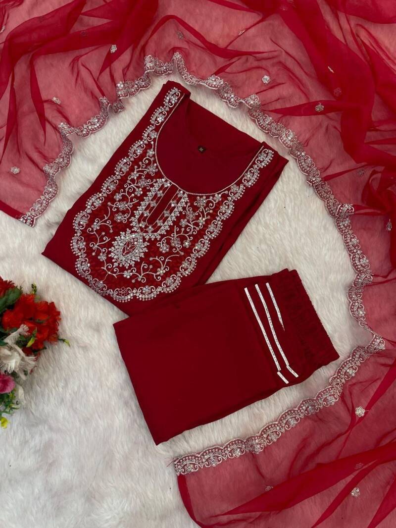 Punjabi Collection "Navishma" - Rouge