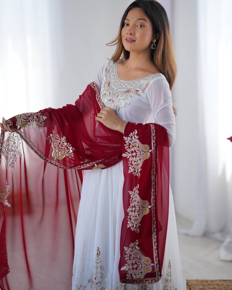 Robe "Ishika" - Blanc