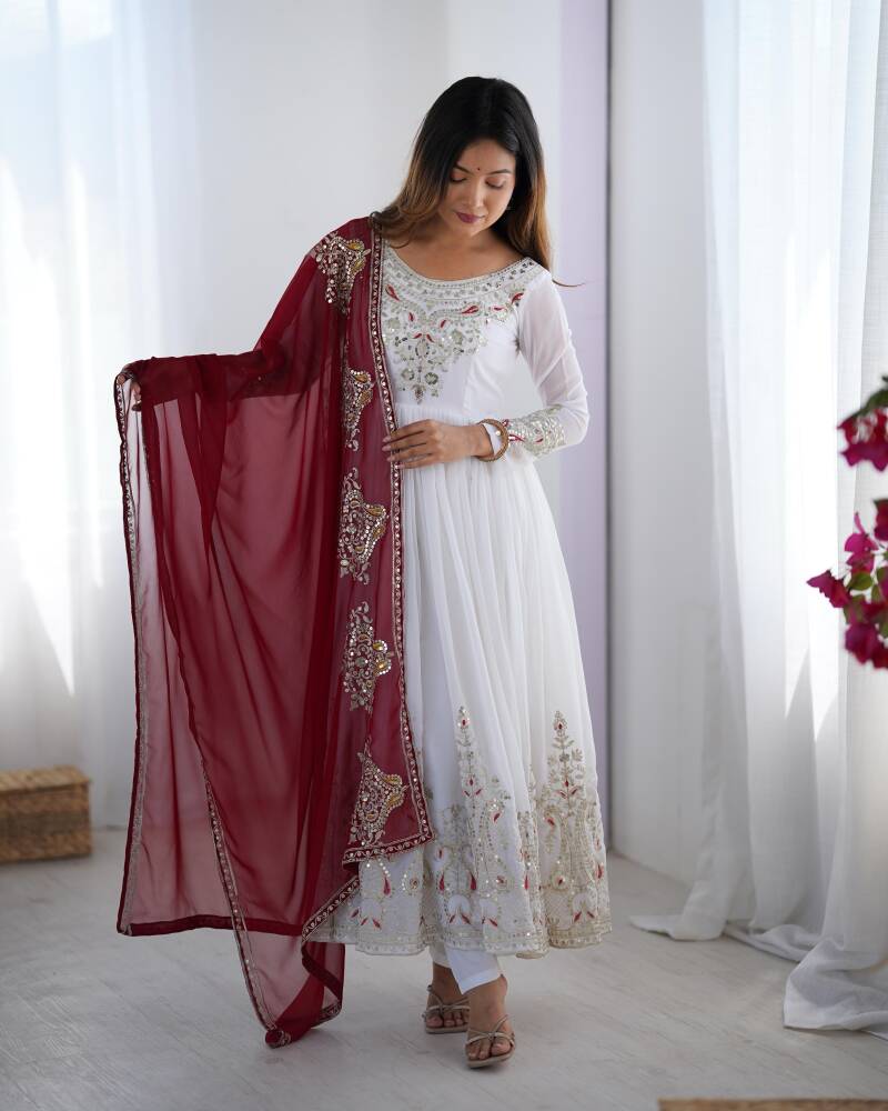 Robe "Ishika" - Blanc
