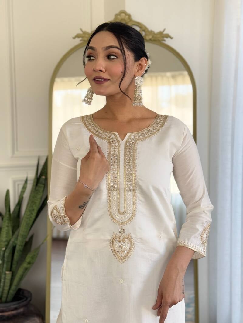 Punjabi Collection "Deepika" - Blanc