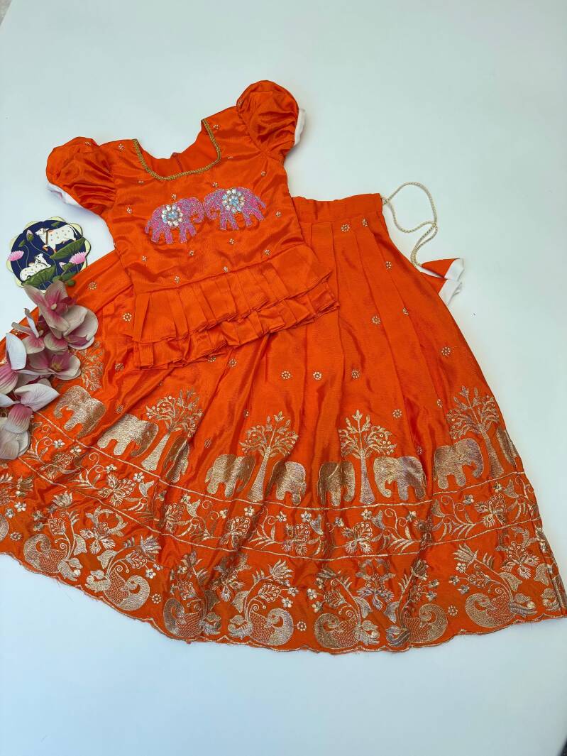 Lehenga Fille collection "Divya" - Orange
