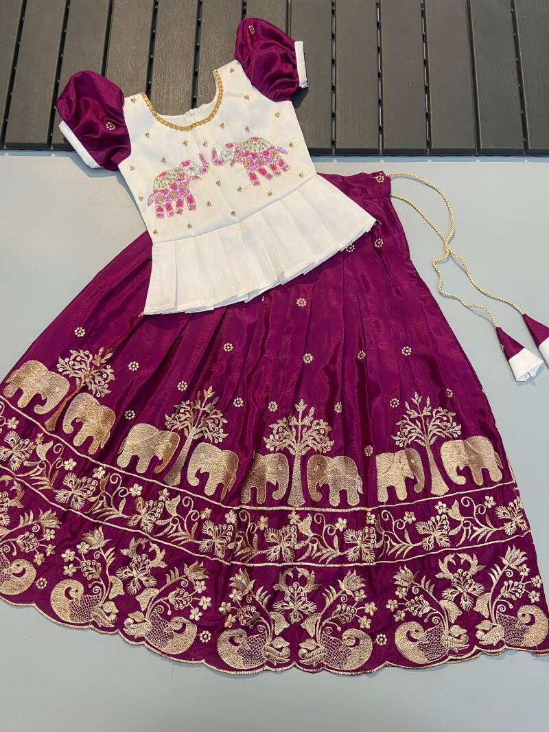 Lehenga Fille collection "Divya" - Violet