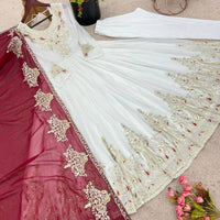 Robe "Ishika" - Blanc