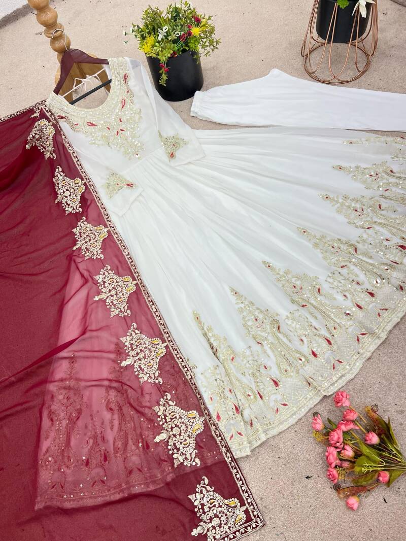 Robe "Ishika" - Blanc