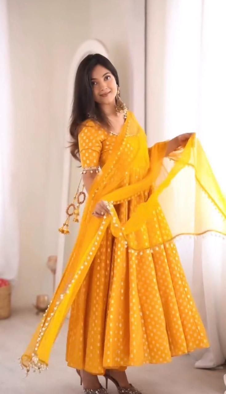 Anarkali  "Anju" - Jaune Safran