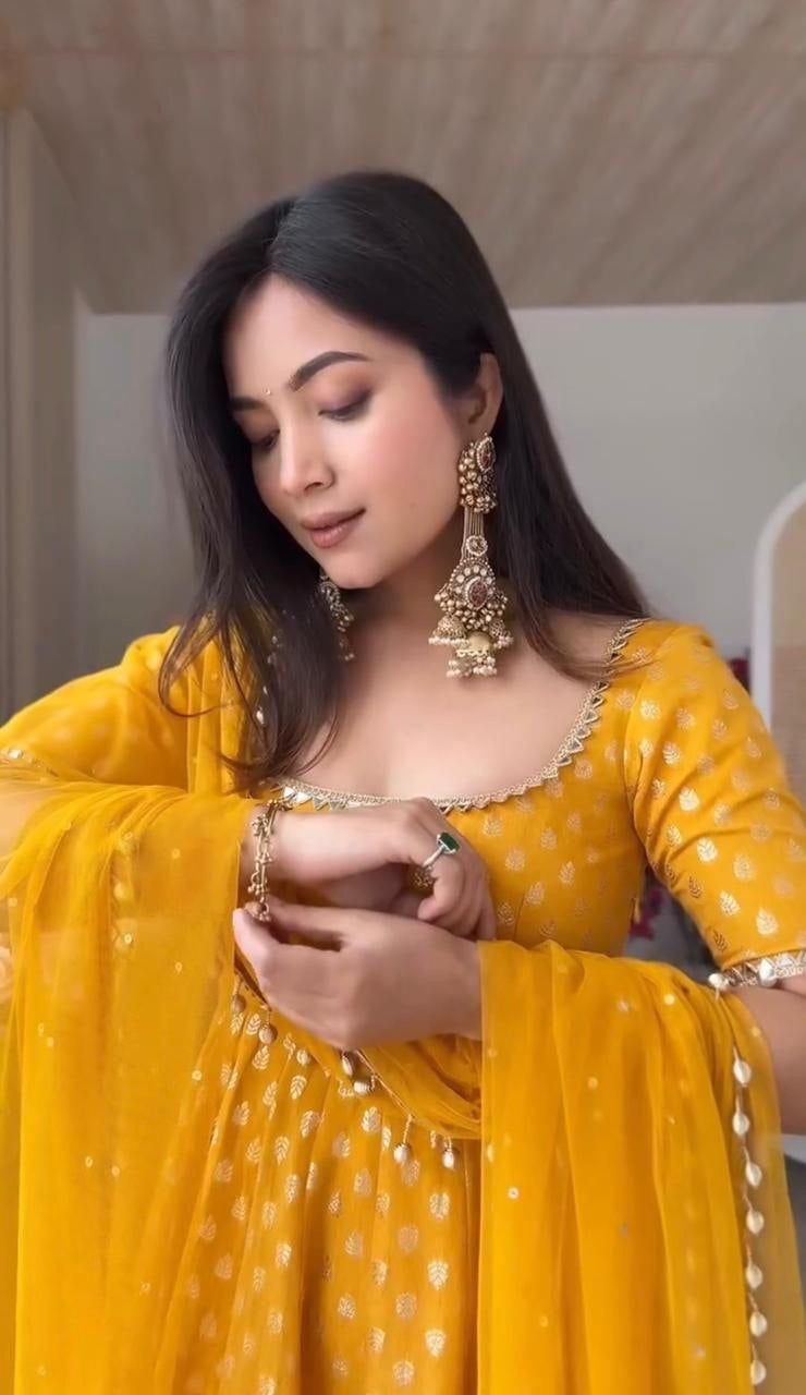 Anarkali  "Anju" - Jaune Safran