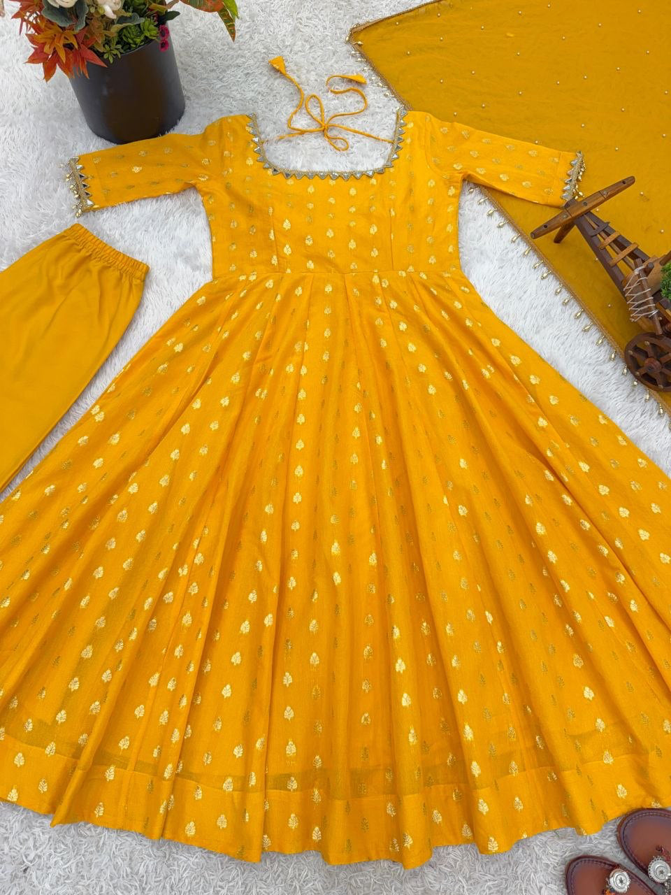 Anarkali  "Anju" - Jaune Safran