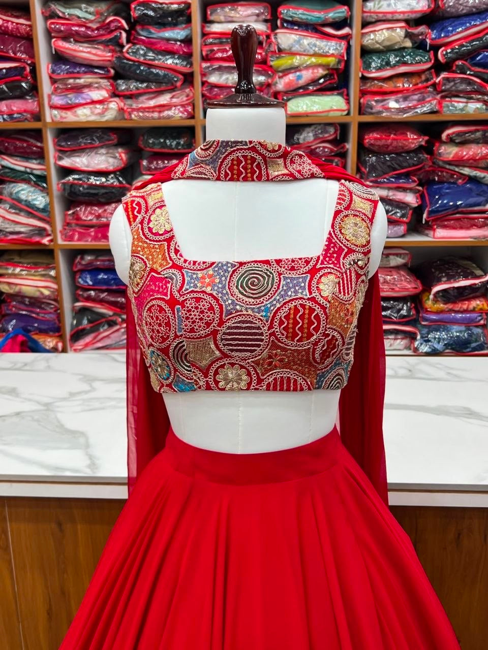 Lehenga collection "Roukmani" - Rouge